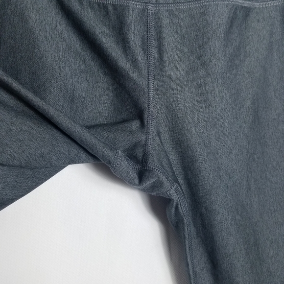 Under armour Women's Capri Leggings size MD - Picture 9 of 9
